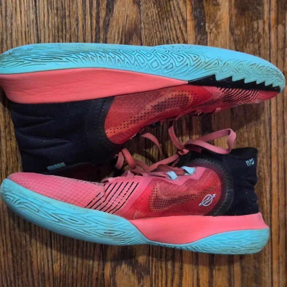 Youth Unisex NIKE Kyrie Flytrap 5 Athletic Sneakers Shoes Size6.5Y‎